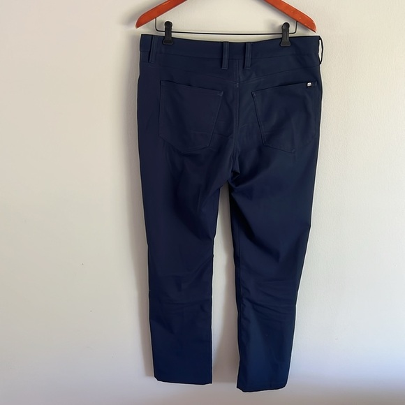 Travis Mathew Level Up Golf Pant in Navy Blue 32 Waist - Picture 3 of 9